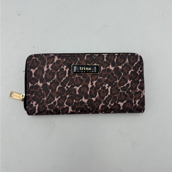 Trina Turk Large Zip Around Wallet with Gift Box NWT - Picture 1 of 2